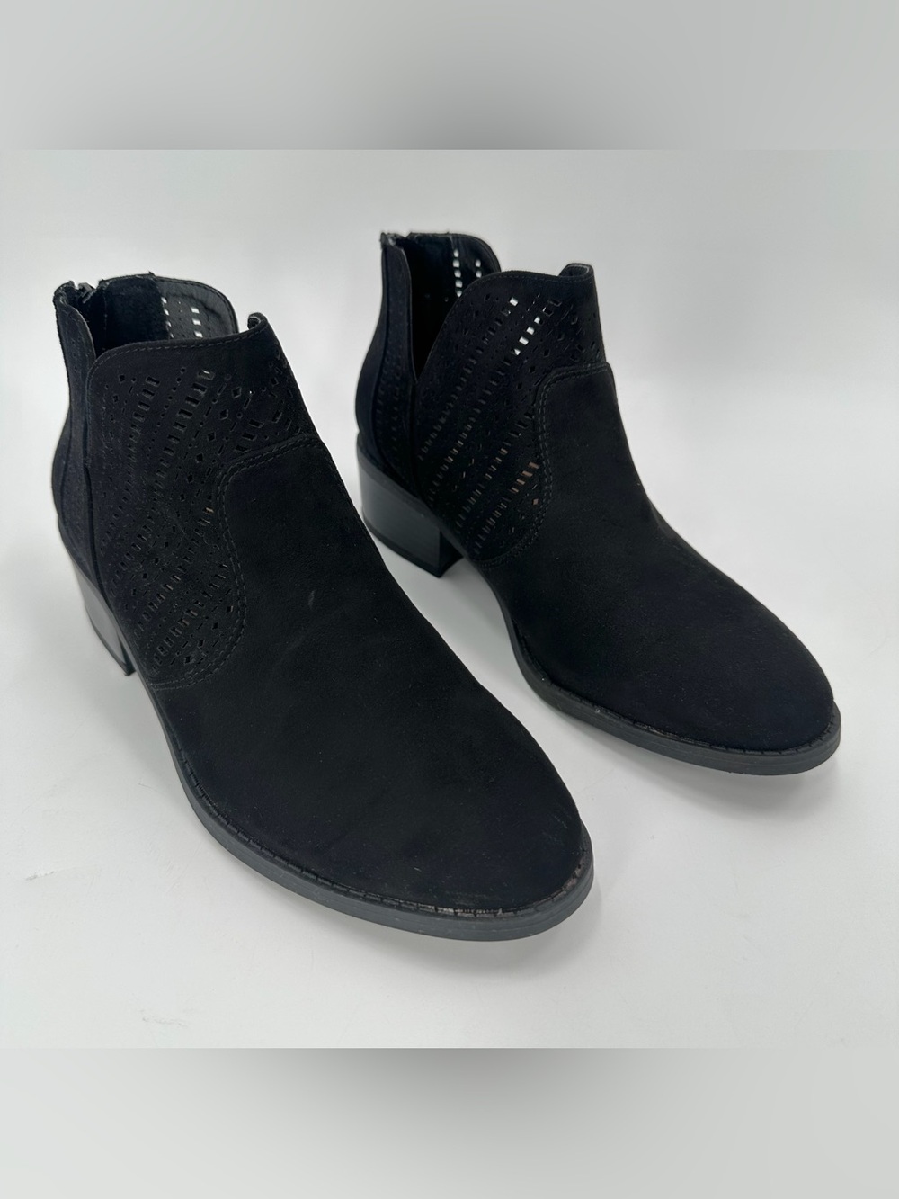 NEW DIRECTIONS Ankle Boots LIDA Womens Size 7 Black Faux Suede Booties Casual